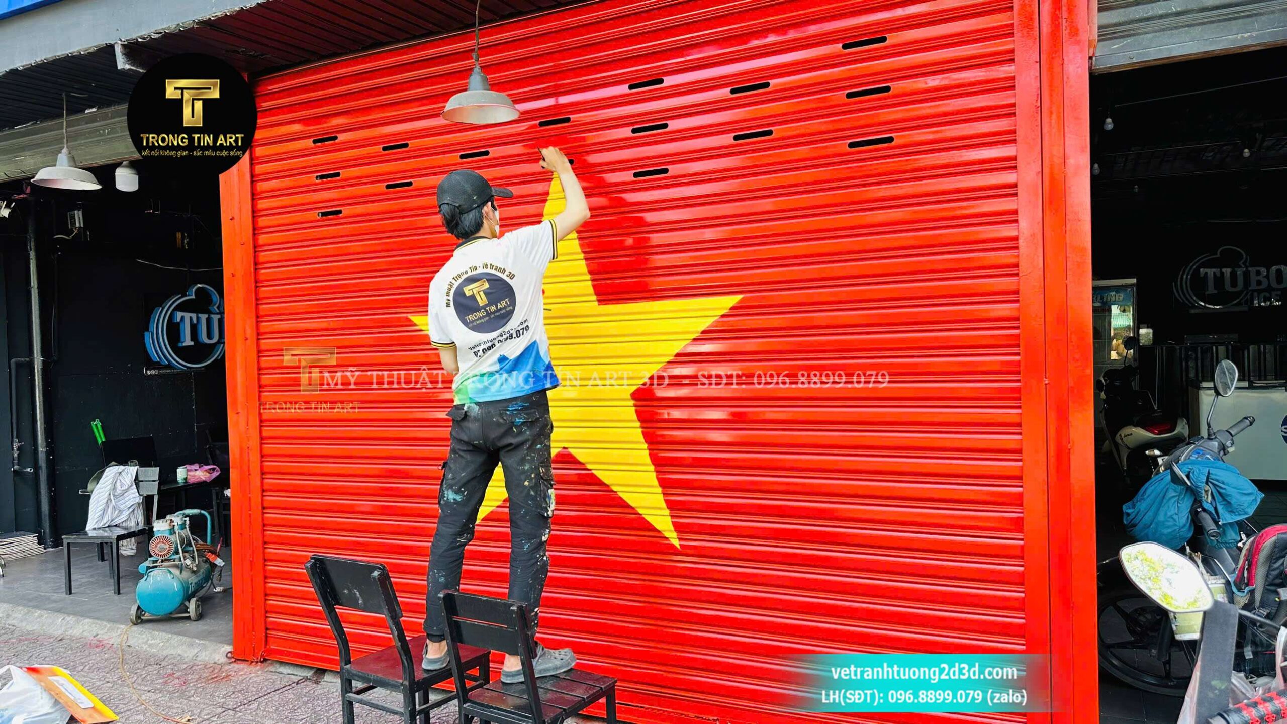 vẽ cờ Việt Nam cửa cuốn,dịch vụ vẽ cờ Việt Nam trên cửa cuốn,vẽ cờ Tổ quốc lên cửa cuốn,sơn vẽ cờ Việt Nam cửa cuốn, vẽ cờ đỏ sao vàng 